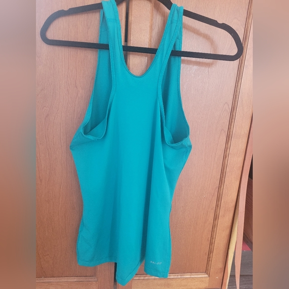 Nike- Pro Yoga Tank - Picture 2 of 4